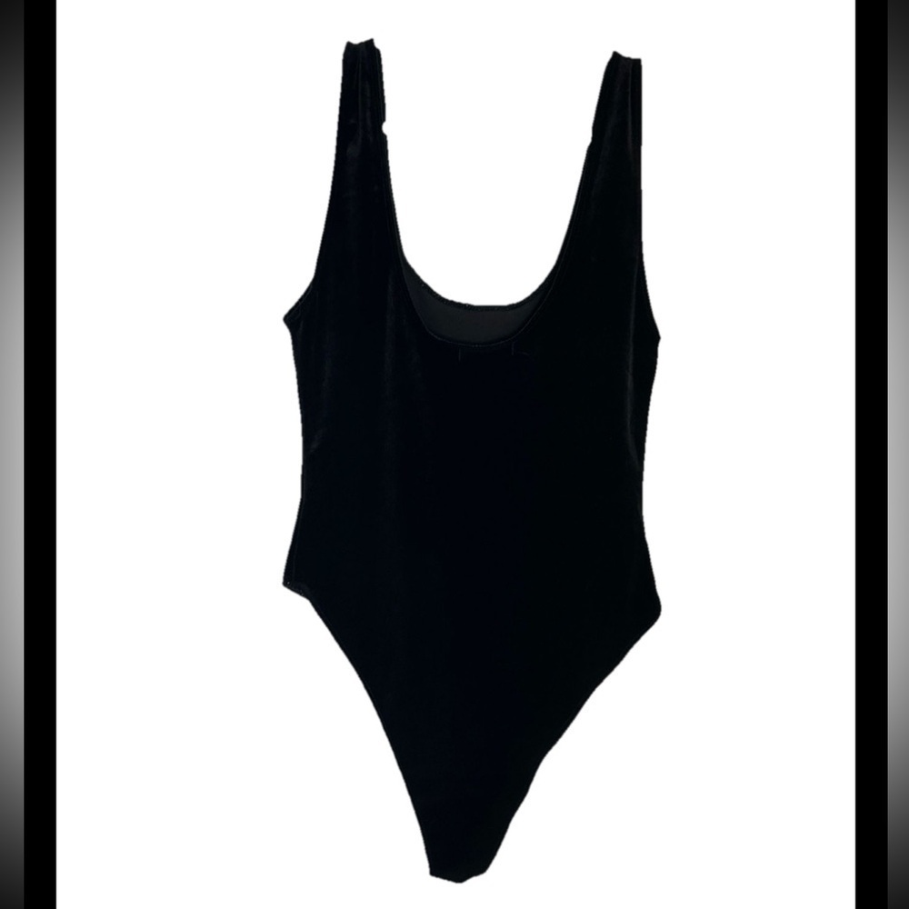 Black Velvet Scoop Neck Tank Top Bodysuit Size Medium (0309)